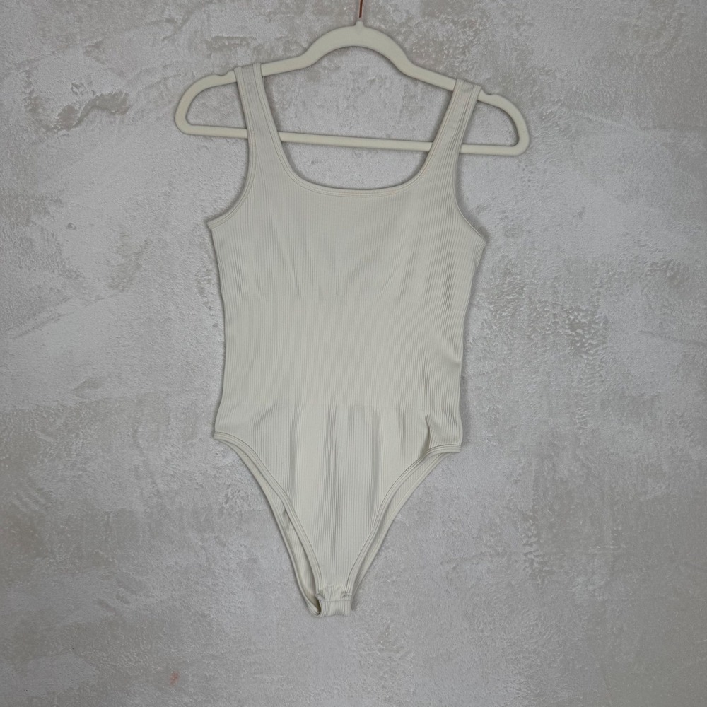 OQQ Womens Ribbed Scoop Neck Bodysuit Cream Beige Size Medium Sleeveless Thong